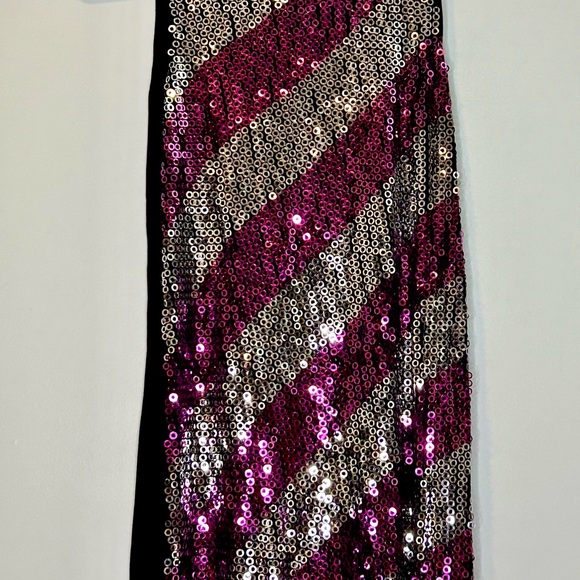 Youth - H&M dress - Picture 4 of 4